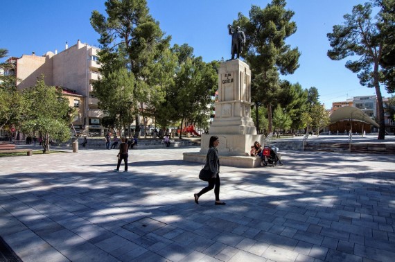 Monumento a Emilio Castelar en la localidad de Elda